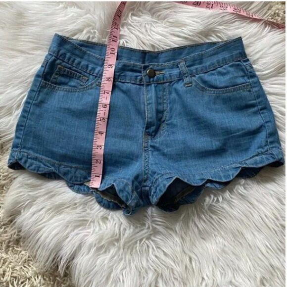 Chambray Denim Scalloped Shorts - Picture 4 of 6